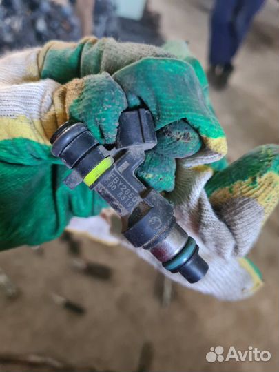 Форсунка топливная Nissan X-Trail T31 MR 20 2008