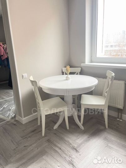 Столы и стулья