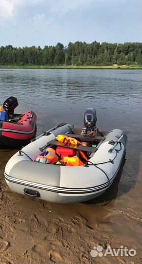 Лодка с мотором