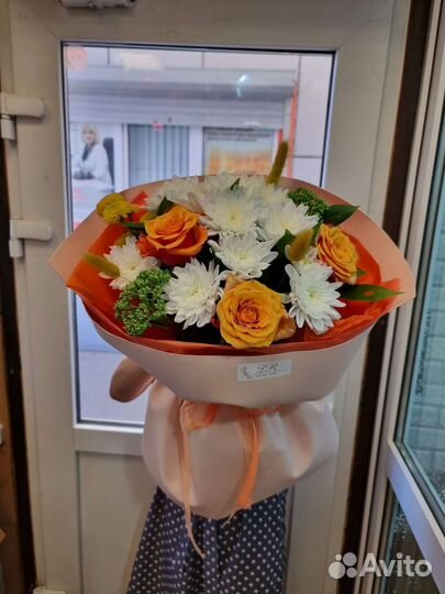 Букет с доставкой. Пионы. Розы. Хризантема