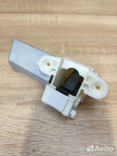 Замок посудомоечной машины Electrolux 1113150609