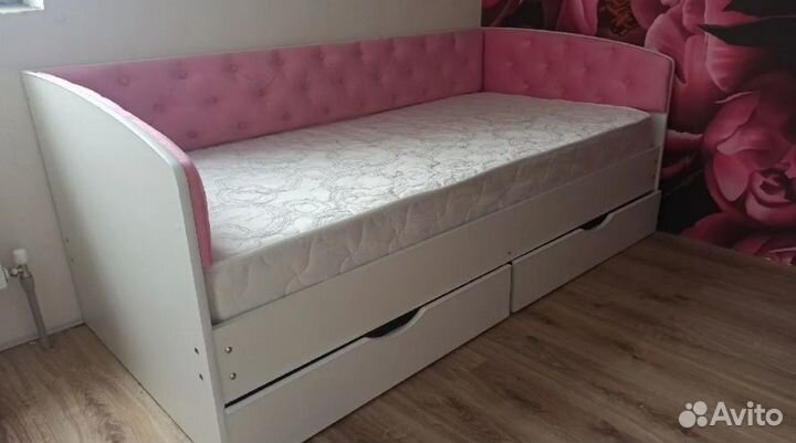 Детская кровать Софа с мягкими спинками