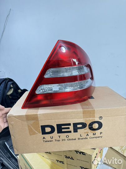 Фонарь задний W203