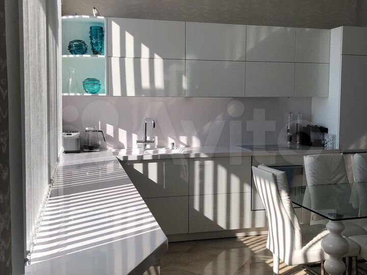 2-к. квартира, 65 м², 1/9 эт.