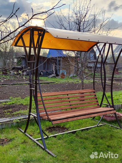 Садовые качели новые