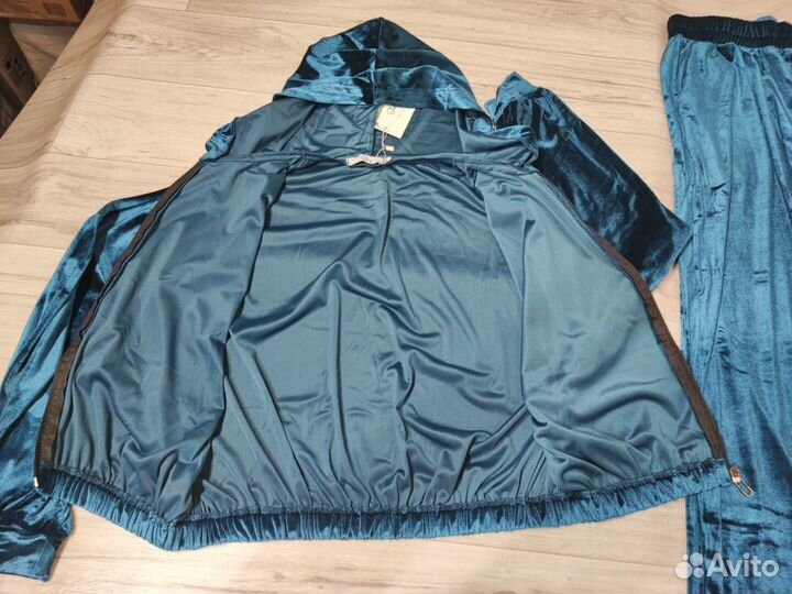 Модный женский костюм 42 (S)