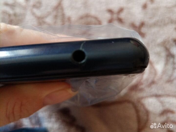 Philips Xenium W6610, 4 ГБ