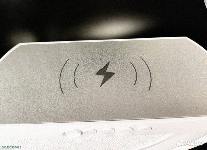 Светильник и колонка для зарядки устройств