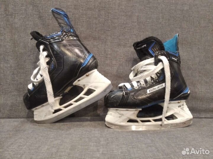 Коньки хоккейный 