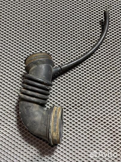 Гофра/патрубок воздушного фильтра Lancer 9