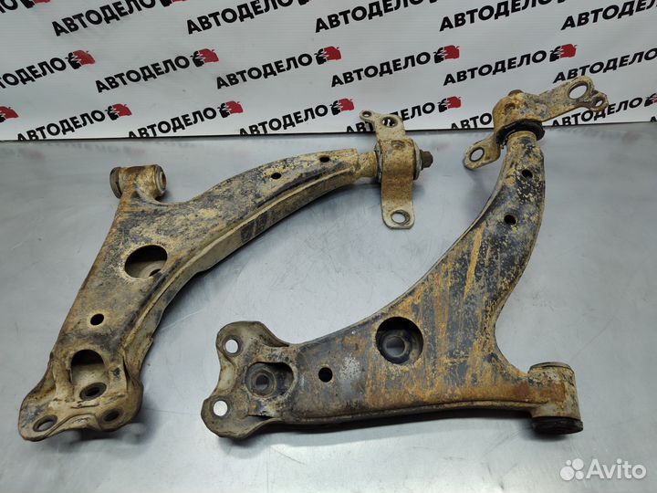 Рычаг передний Toyota Corolla E100 1994 г.в