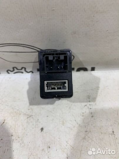 Разъем AUX Nissan Terrano D10 K4MA606 2014