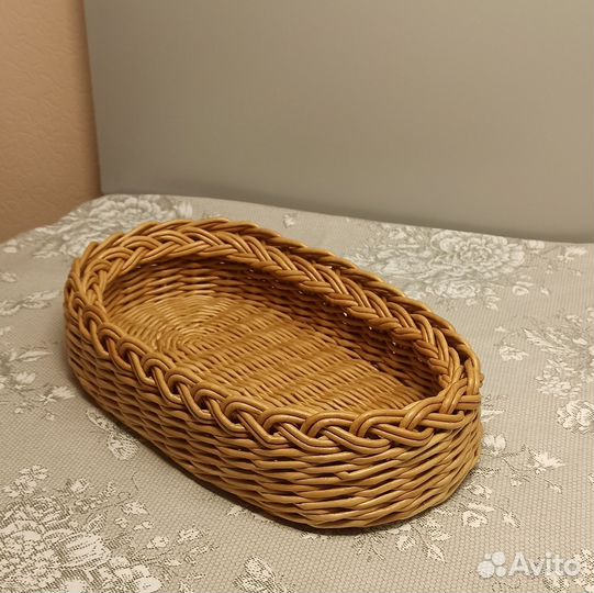 Плетёный поднос