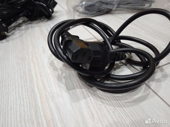 Кабеля питания и адаптеры для компьютера