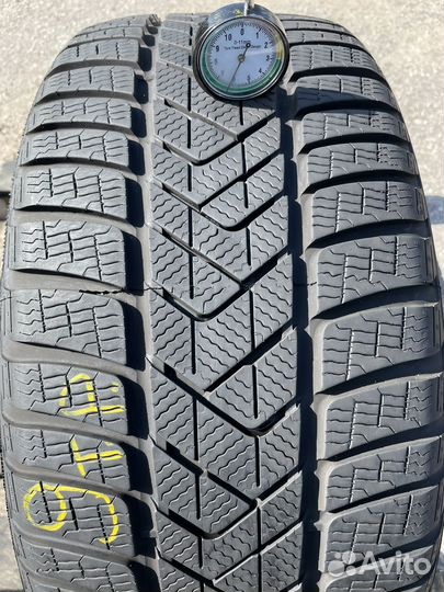 Pirelli Winter Sottozero 3 235/40 R19