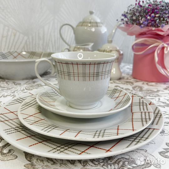 Сервиз столовый фарфоровый на 6 персон