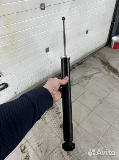 Амортизатор задний (стойка) Mercedes W212