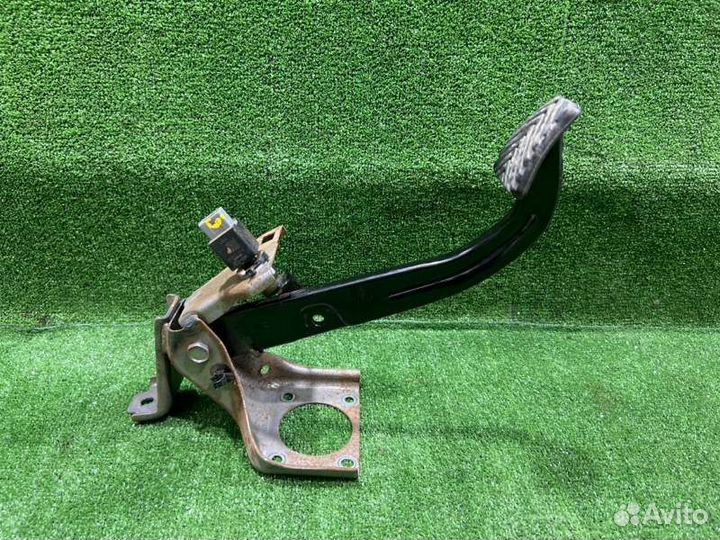 Педаль тормоза Hyundai Solaris седан 1.4 2016