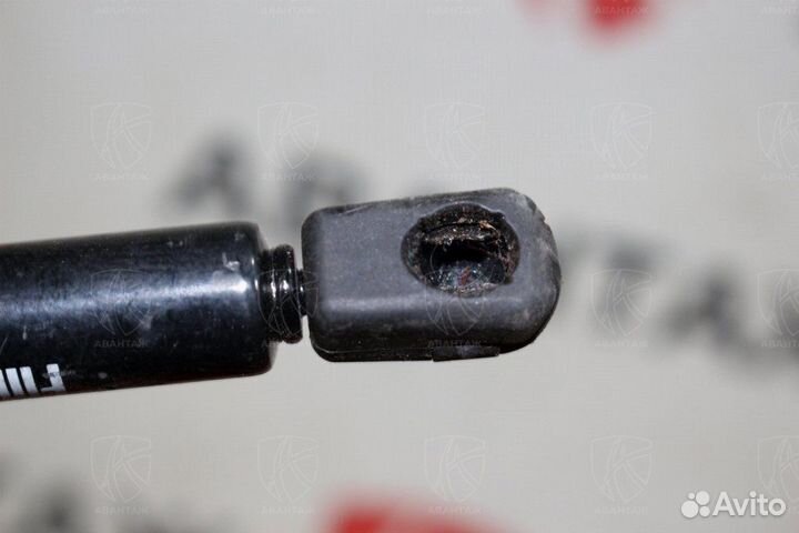 Амортизатор багажника Peugeot 307