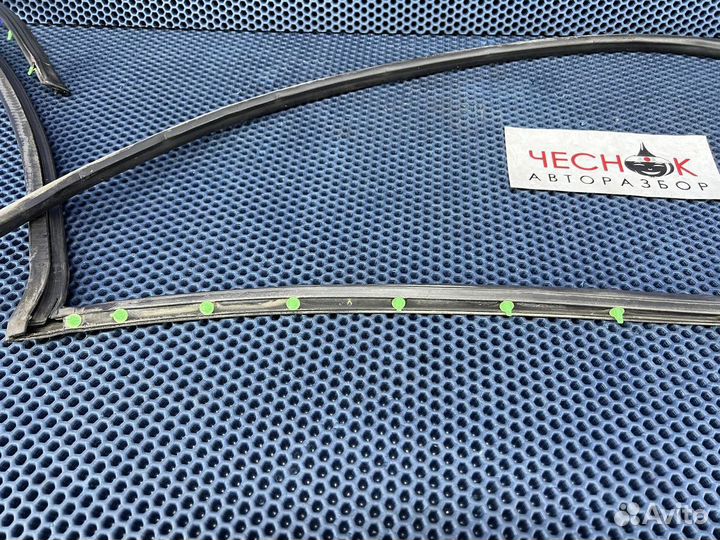 Уплотнитель порога для Audi Q7 4L 2005-2009