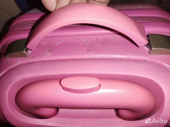 Детский чемодан на колесиках