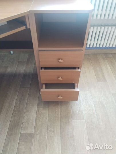 Компьютерный стол