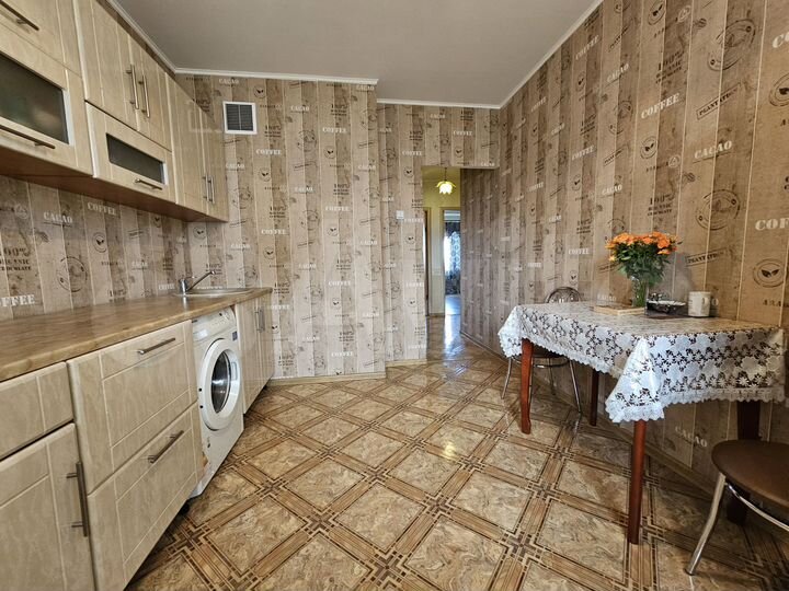 2-к. квартира, 48 м², 6/9 эт.