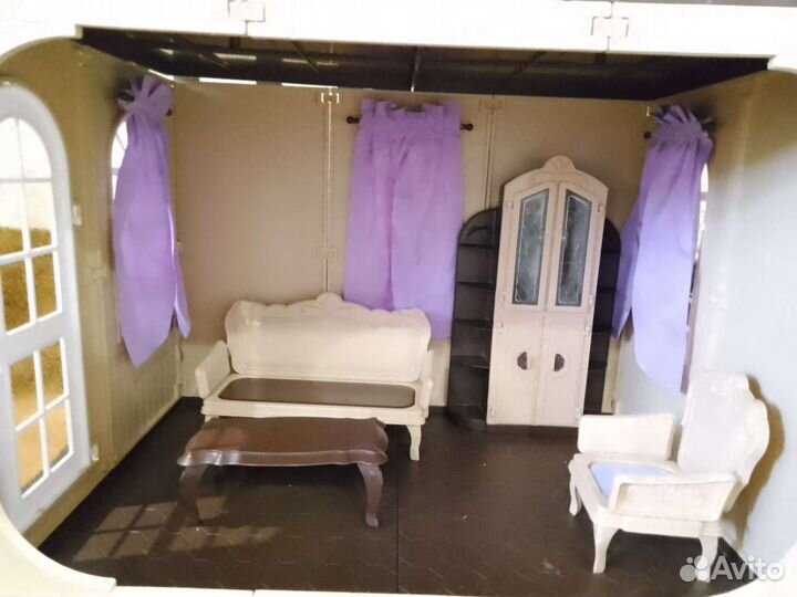 Домик кукольный с мебелью