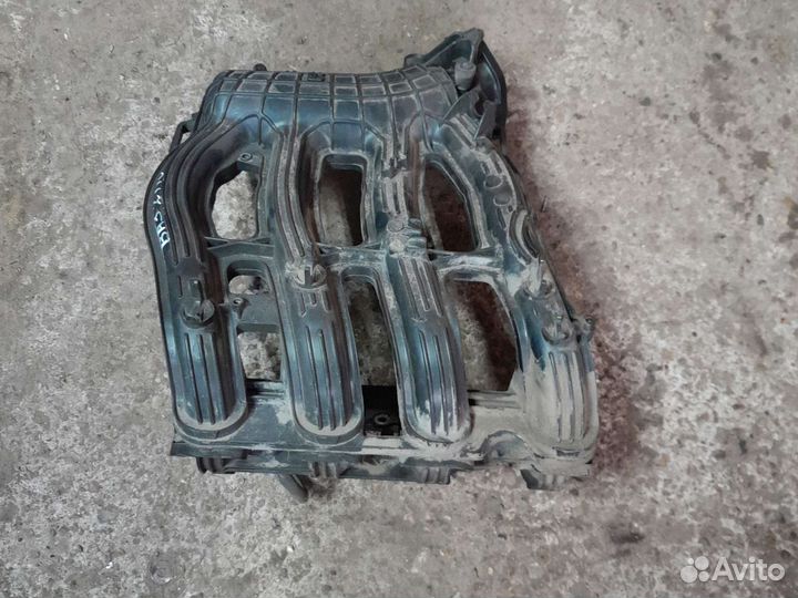 Впускной коллектор 124 126