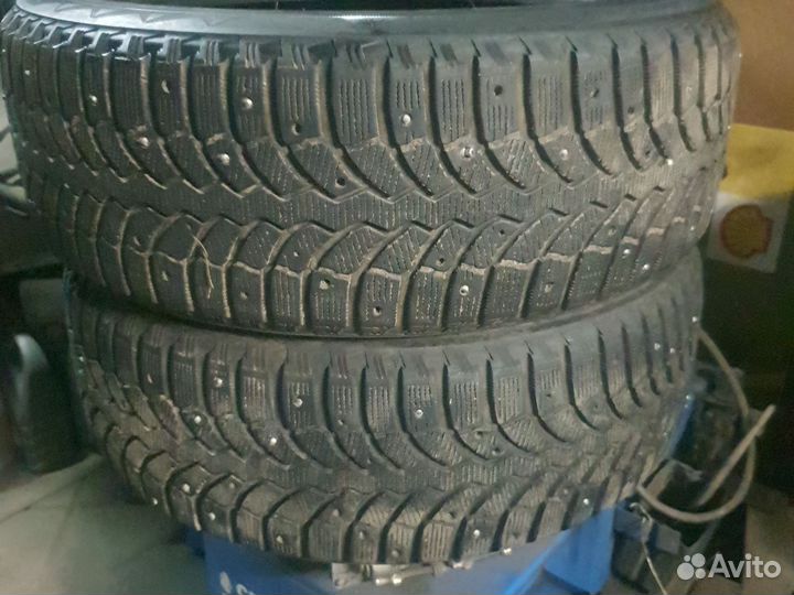 Bridgestone Blizzak Spike-01 185/55 R16 83T