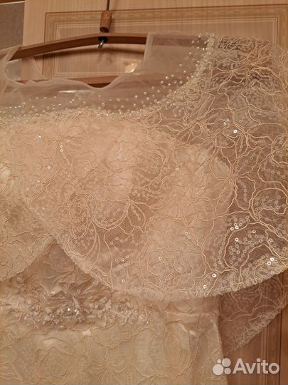 Платье свадебное рыбка со шлейфом шампань 50 52