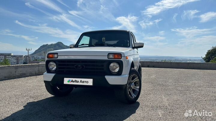 LADA 4x4 (Нива) 1.7 МТ, 2009, 175 000 км