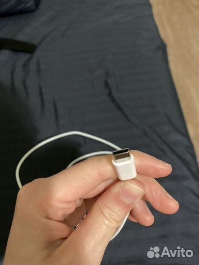 Провод на iPhone