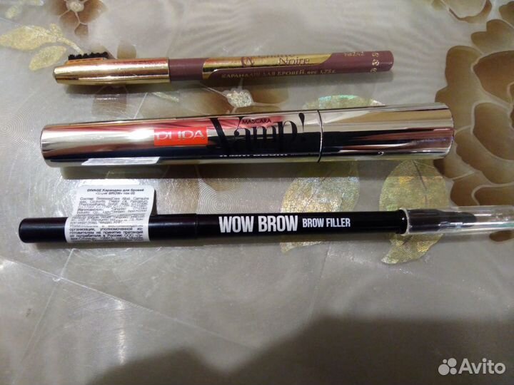 Карандаши, лаки, кисть для губ, пилка, полировка