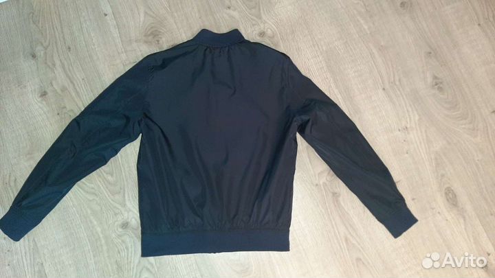 Ветровка бомбер