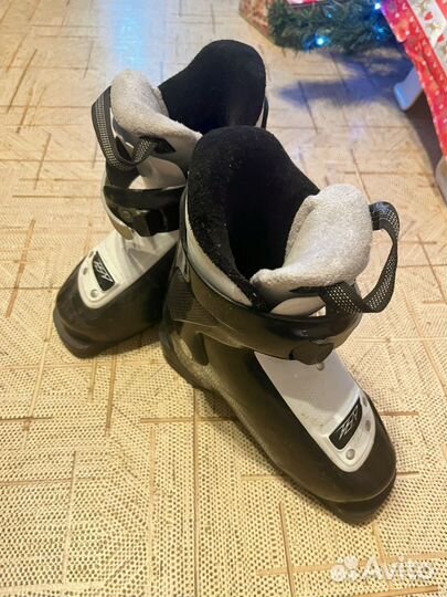 Горнолыжные ботинки детские 19
