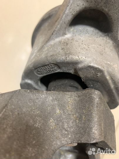 Опора двигателя правая Ford Mondeo 5 (1.5 ecoboost