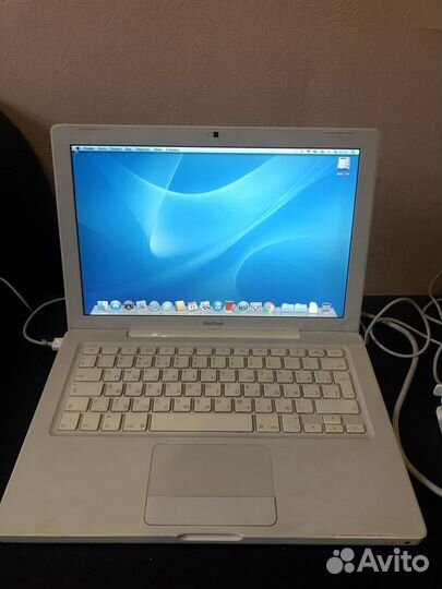 Ноутбук MacBook A1181 (3гб/750гб)