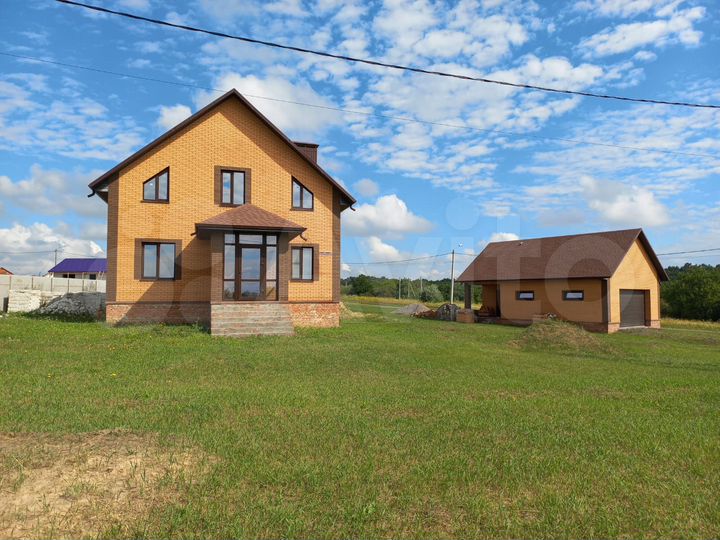 Дом 195 м² на участке 20 сот.