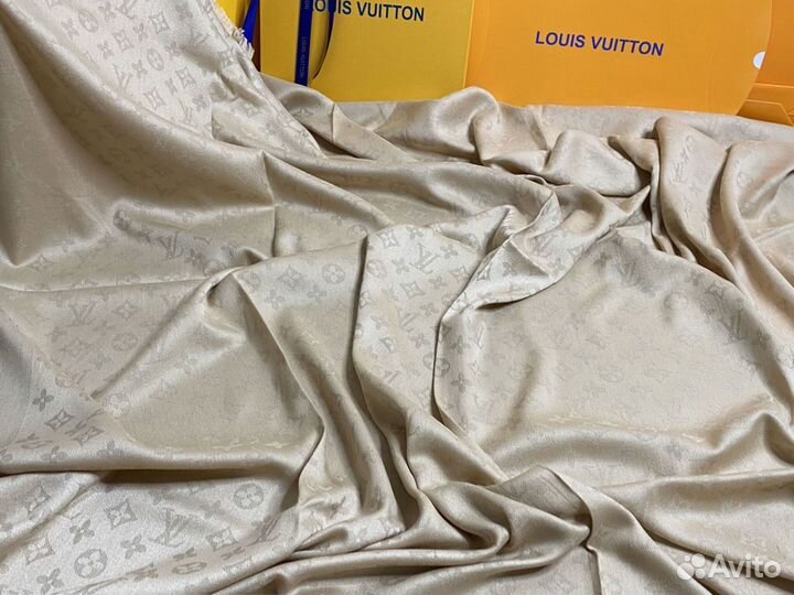 Женская шаль Louis Vuitton