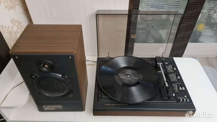 Проигрыватель винила 