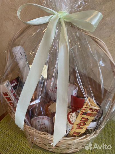 Подарочные корзины,киндер большой