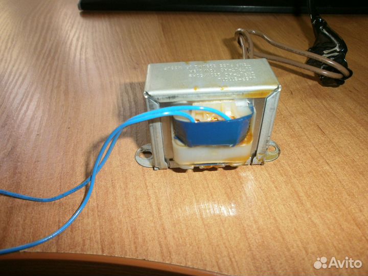 Блок питания(трансформатор)и усилит.с радиатором