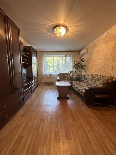 3-к. квартира, 65 м², 2/5 эт.