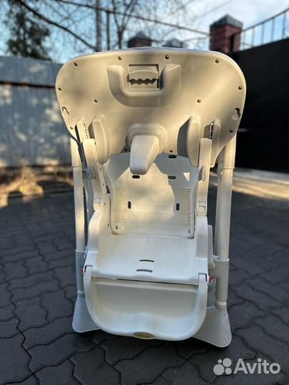 Стульчик для кормления Happy Baby Classic