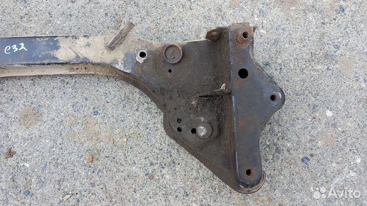 Подрамник передний BMW E32