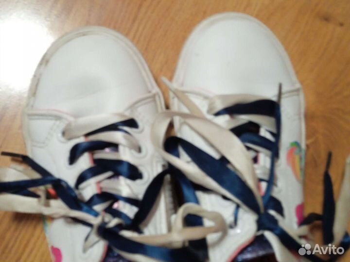 Кроссовки для девочки