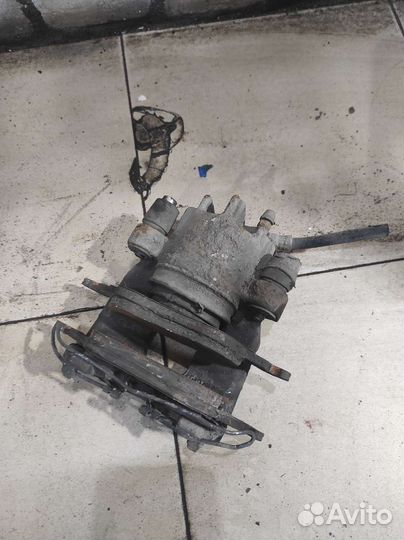 Суппорт передний правый Ford Focus 1