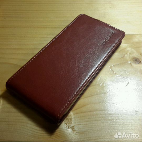 Чехол на телефон