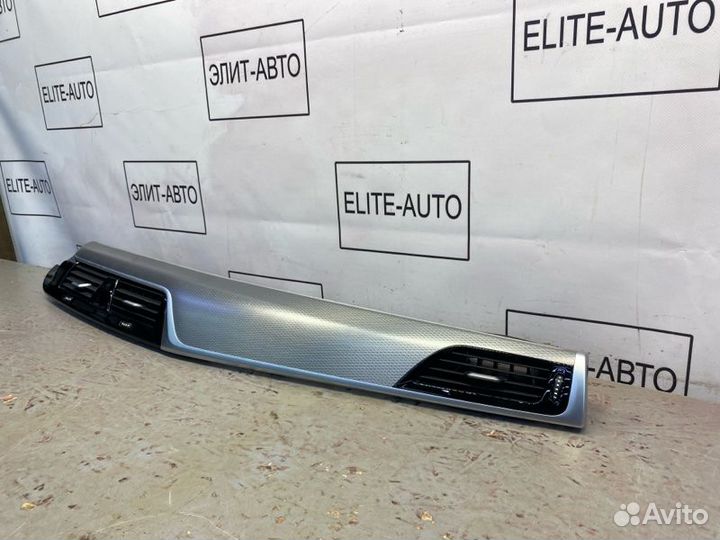 Накладка торпеды Bmw 5 G30 2.0 2021